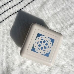 Martha Stewart Punch All Over Daisy Medallion Paper Punch